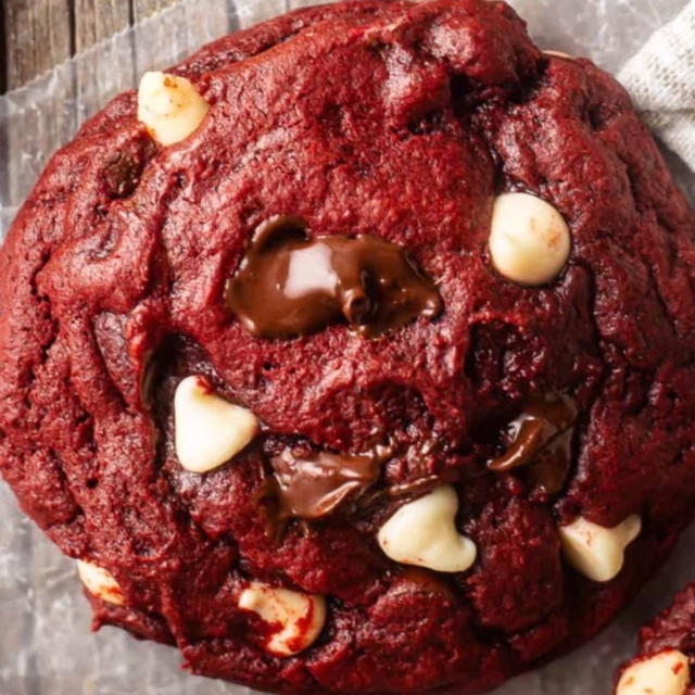 Red Velvet Cookie.