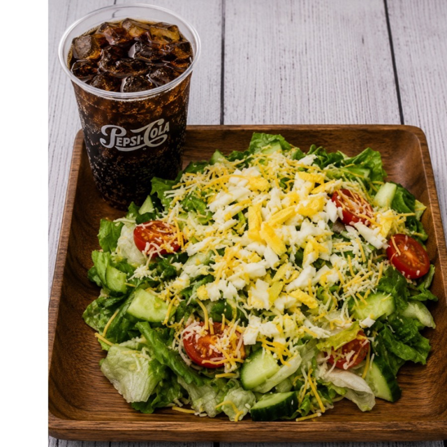 Faimus Salad & Drink.